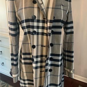 Burberry Trench Coat/ US 10- UK 12